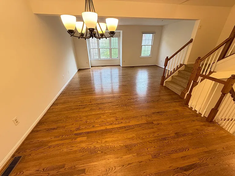 5506 Whitley Park Ter — Photo 9