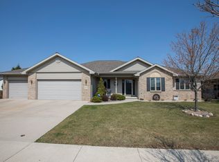 4454 Deerfield Ln, Manitowoc, WI 54220