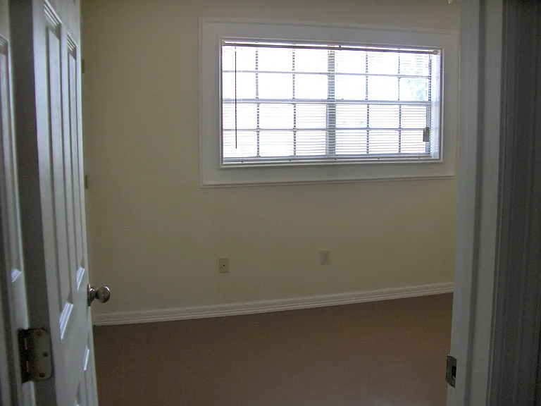1610 W Kuhn St #3 — Photo 15
