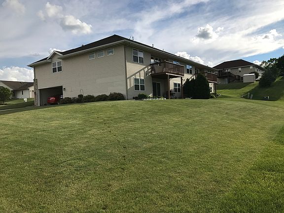 3rd image of 323 N Mountin Dr