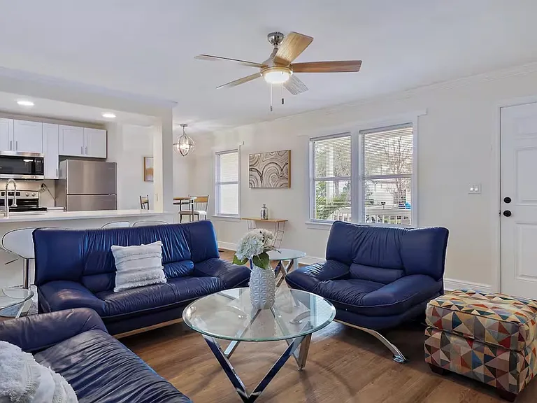 221 S Hale Ave #1 — Photo 22