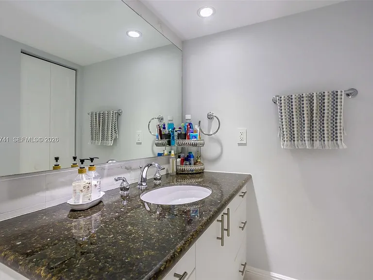 300 Three Islands Blvd #Penthouse 3A — Photo 17