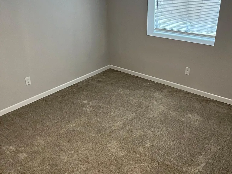 31 E Princeton Ave — Photo 10