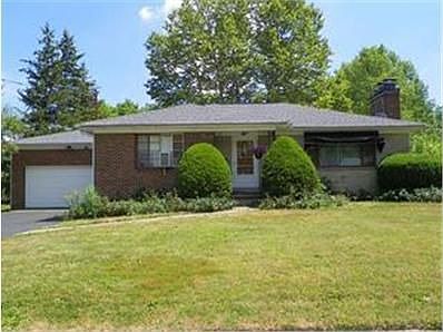 1st image of 227 Huxley St