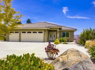 875 Singing Ridge Rd, El Cajon, CA 92019