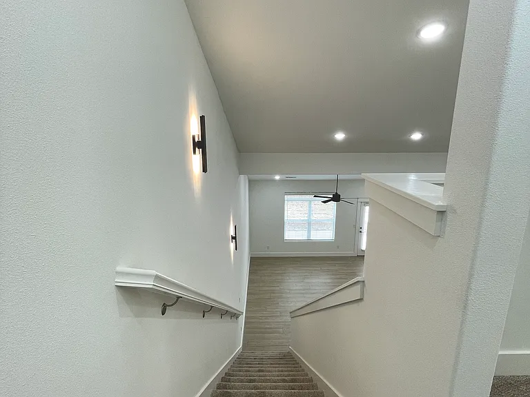 723 Sun Meadow Dr — Photo 11