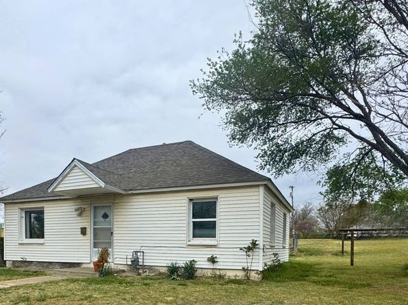 408 S 1st St, Lincoln, KS 67455