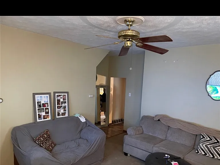 406 Plum Way — Photo 1