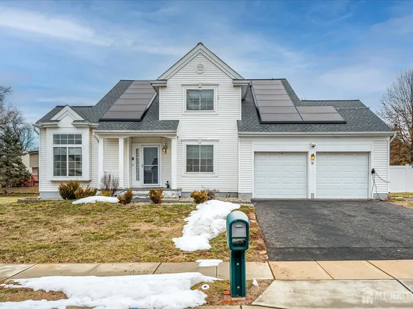 51 Cherrywood Dr, Piscataway, NJ 08854