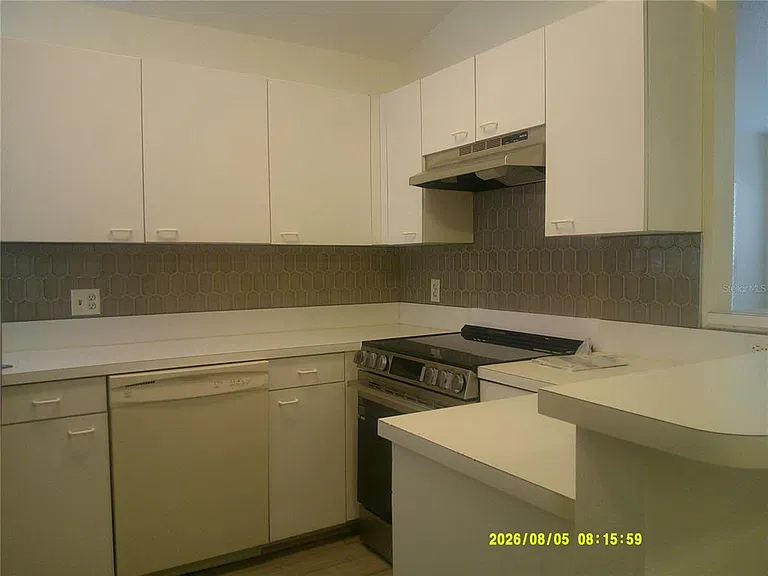 437 Columbia Ave — Photo 9