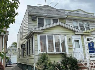 7809 85th St, Ridgewood, NY 11385