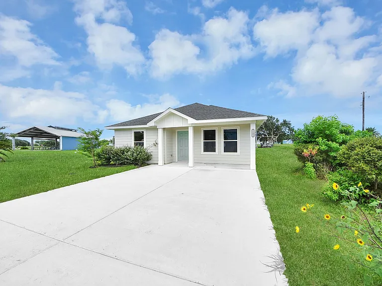 1105 W Bayshore Dr — Photo 5