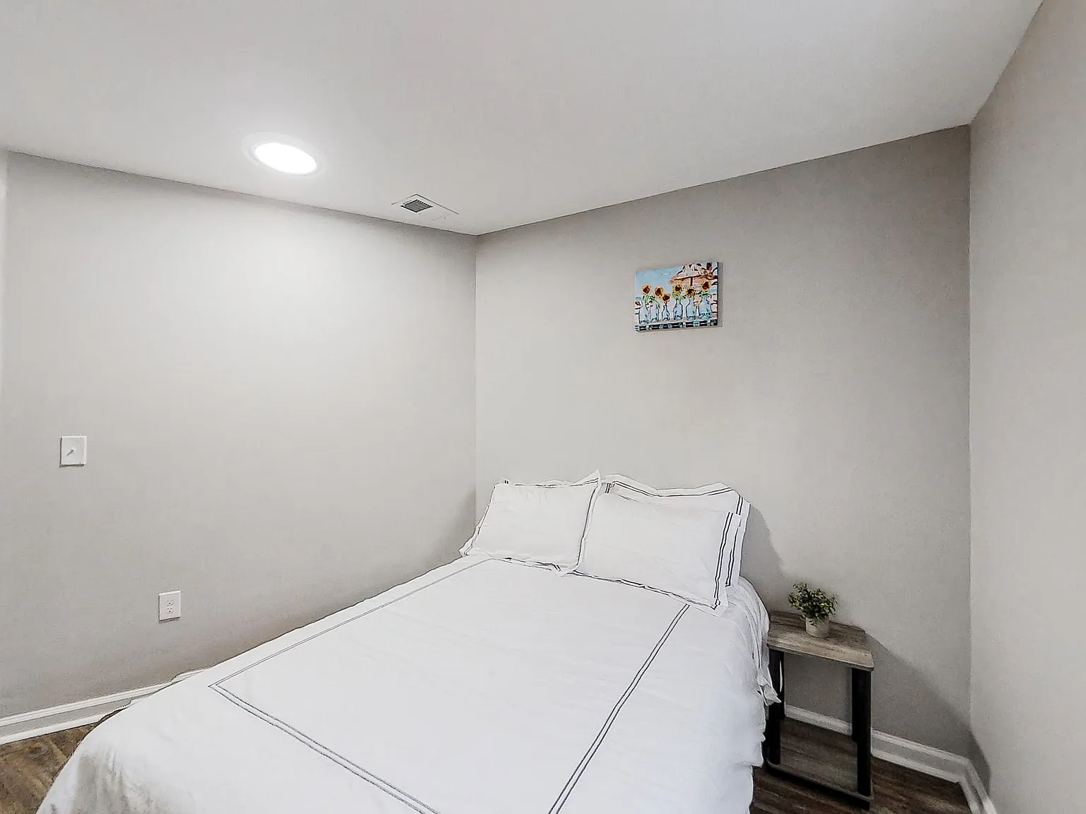 4 bed, 3.0 bath, 1634 sqft, $663 — Photo 2