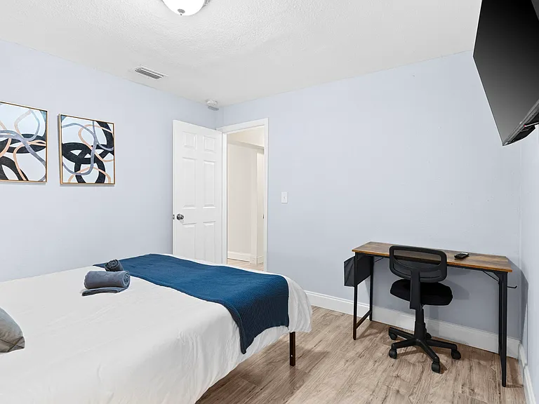 3611 E Chelsea St #A — Photo 12