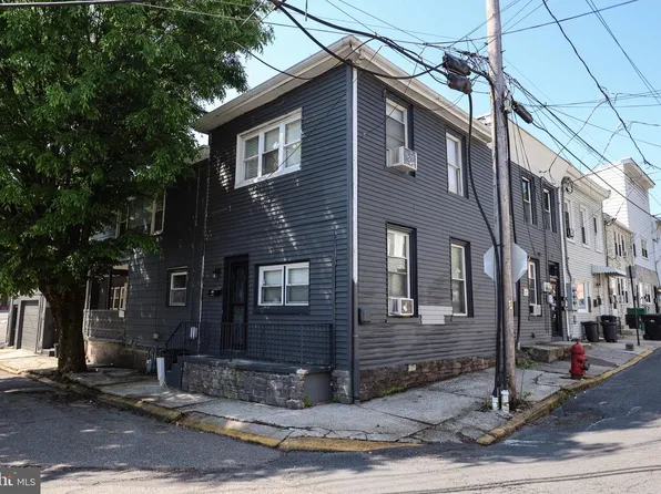 403 W Arch St, Pottsville, PA 17901