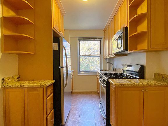 4th image of 477 Franklin D Roosevelt Dr APT M402