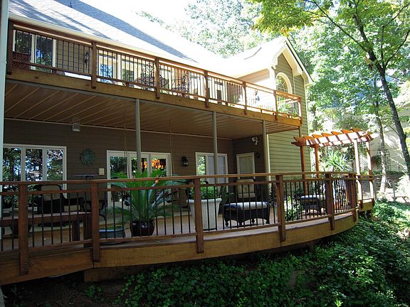 Upper and lower decks facing Lake Lanier.