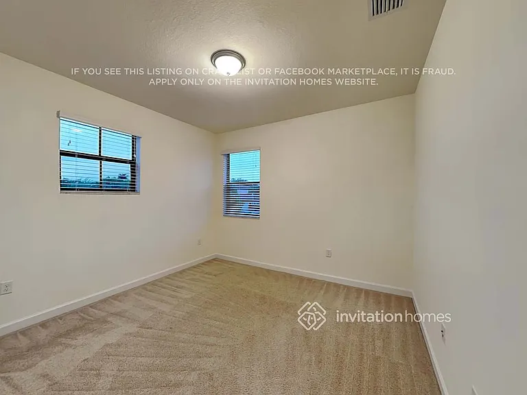 121 SE 35th Ave — Photo 13