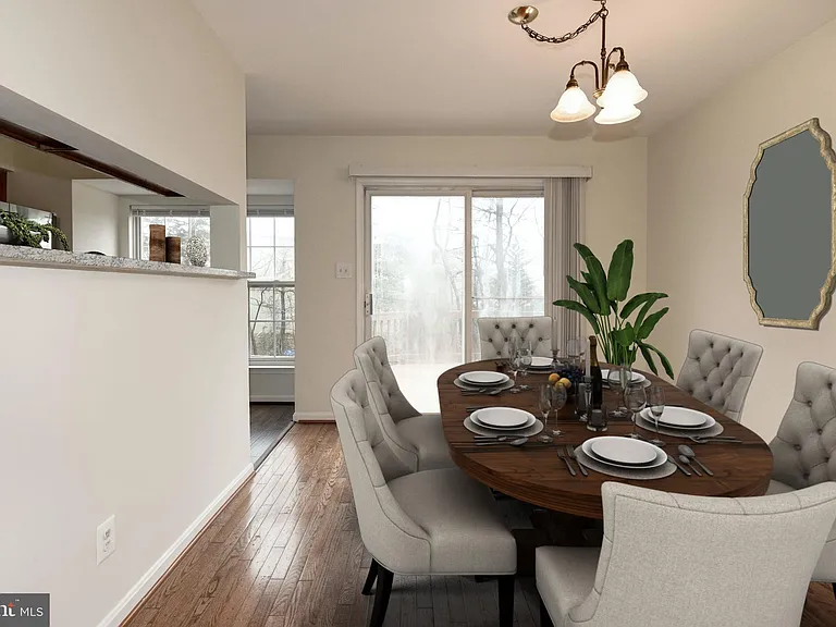22037 Manning Sq — Photo 10