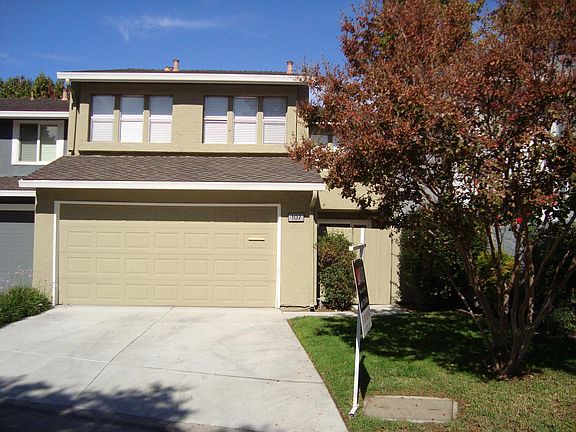 3rd image of 107 Amber Oak Ct