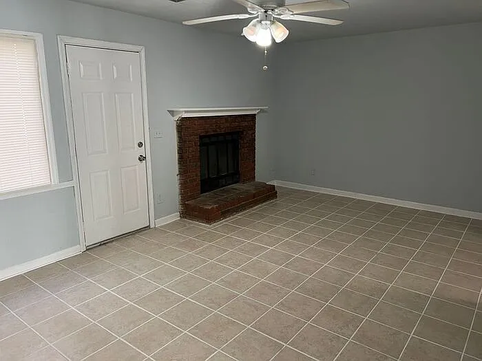 2 bed, 2.5 bath, 1292 sqft, $1,499 — Photo 4