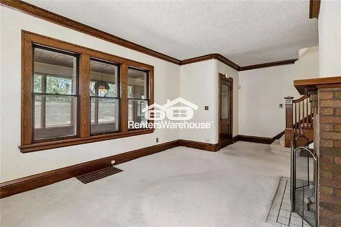 945 Sherburne Ave — Photo 5
