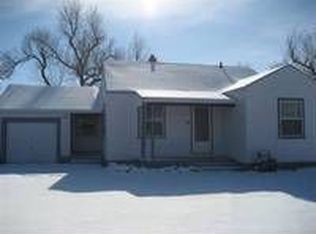 715 W 14th Ave, Hutchinson, KS 67501