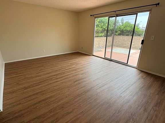 5th image of 358 Mooncrest Ct