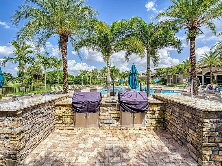 5060 Eucalyptus Dr #2 — Photo 21