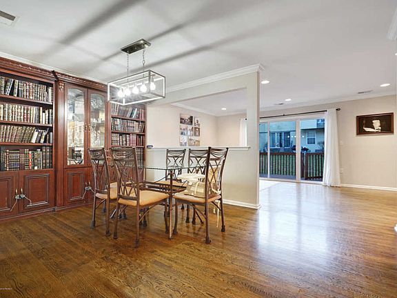 4th image of 123 Liverpool Ct #1000