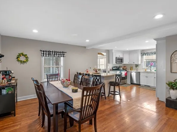 106 Lynnfield St, Peabody, MA 01960