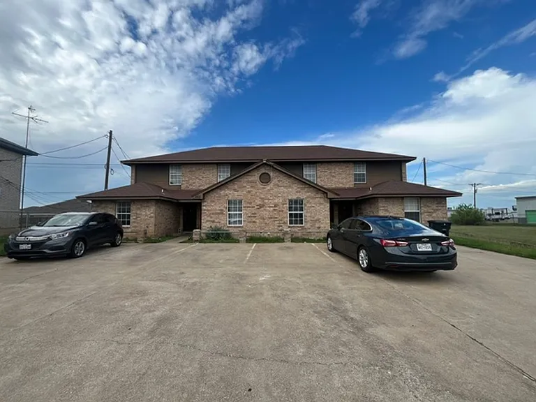 1103 Horizon Dr — Photo 1