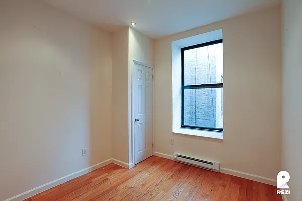 Rented by REZI | media 18