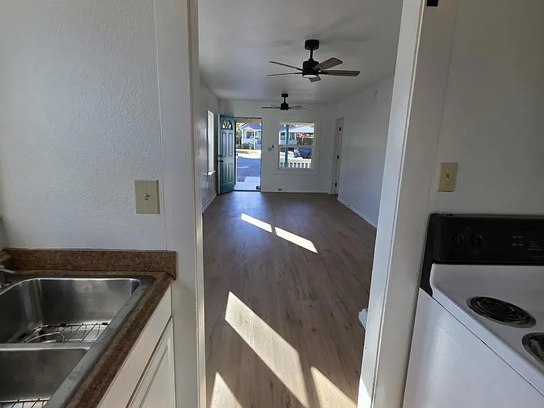310 Fir St — Photo 11