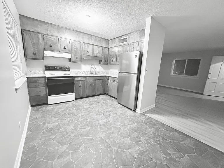 3328 Pinewood Ave — Photo 27