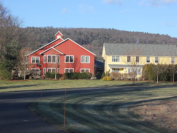 4th image of 18 Myers Farm Ln