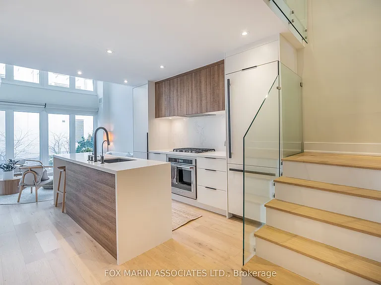 61 McGill St — Photo 8