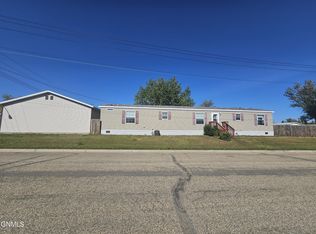 101 Hickman St, Grenora, ND 58845
