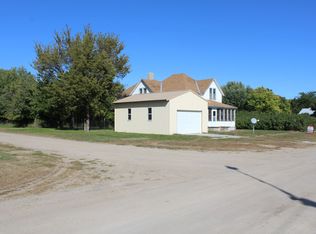 488 W 7th St, Long Pine, NE 69217