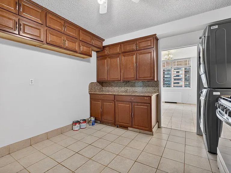 3701 S George Mason Dr — Photo 3