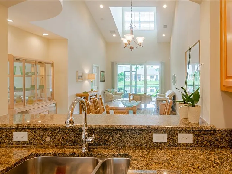 4318 Cross Ct — Photo 3