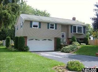 213 Stitt Dr, York, PA 17408
