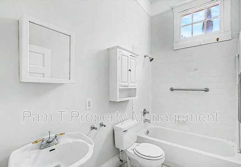 512 E Waldburg Ln — Photo 10
