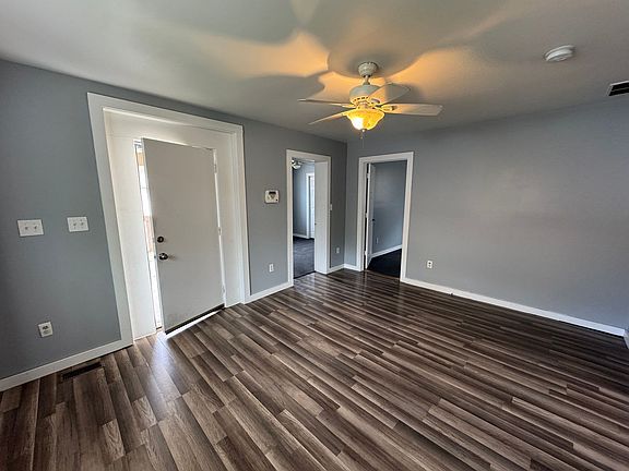 4th image of 119 W 39th St