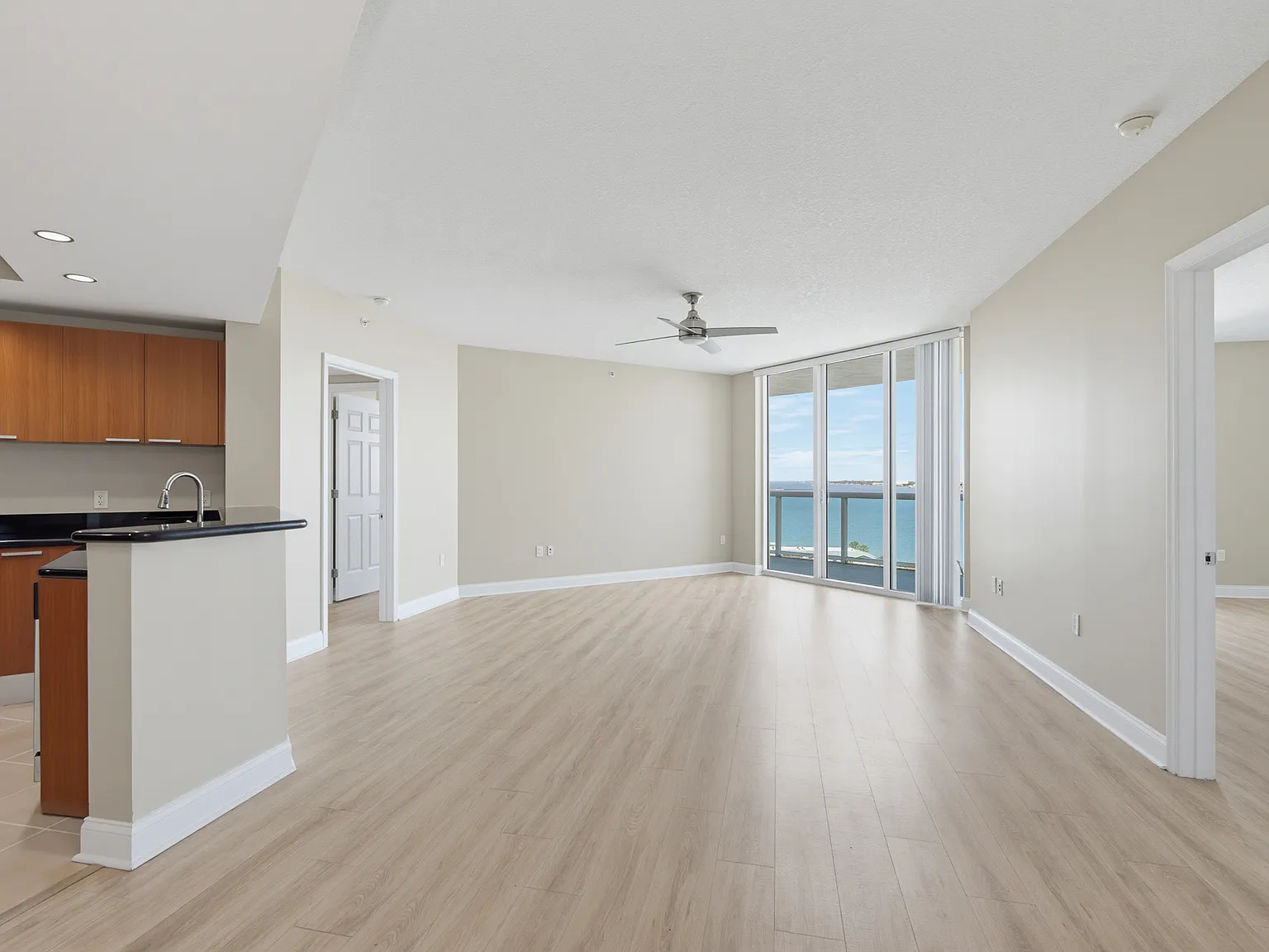 2 bed, 1660 sqft, $2,600 — Photo 4