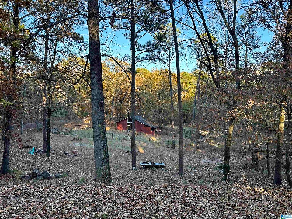 2nd image of 320 Indian Crest Dr