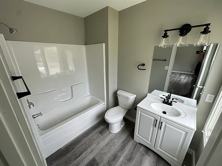 716 Weller Ave — Photo 4