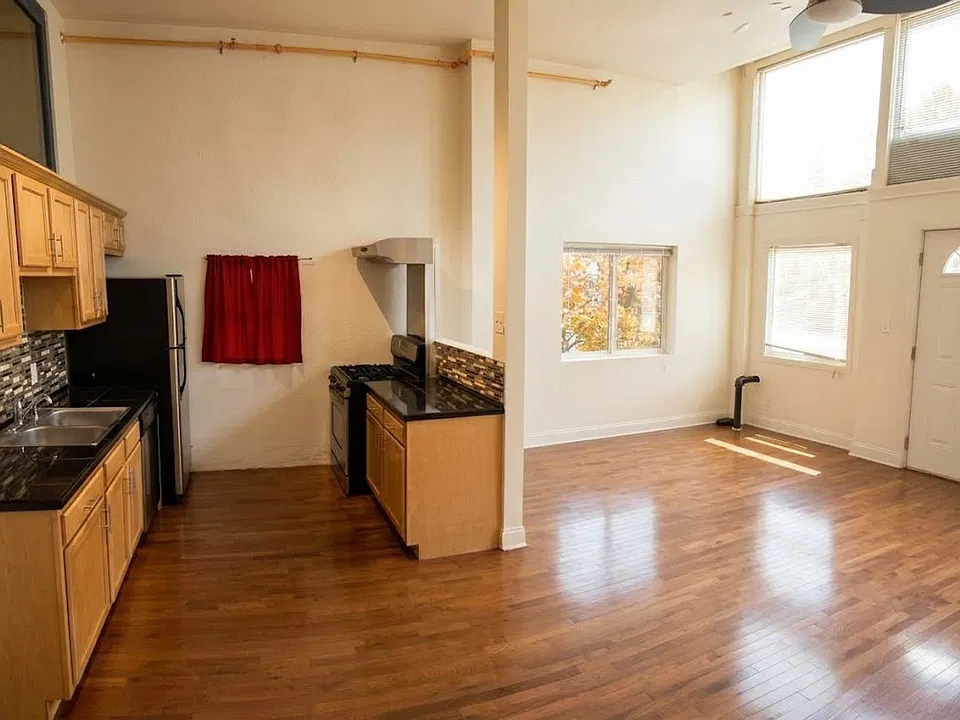 2405 Sarah Street