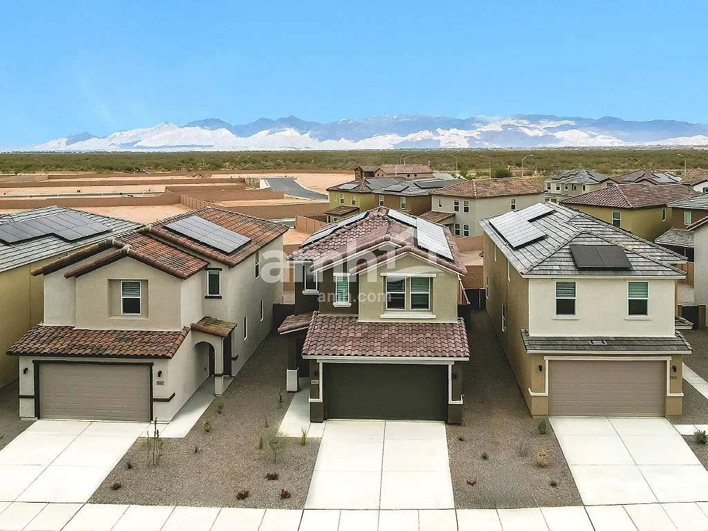 3 bed, 2.5 bath, 2042 sqft, $2,225 — Photo 4