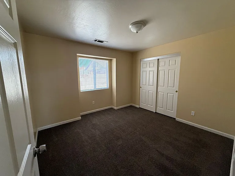 5801 Baywood St — Photo 9